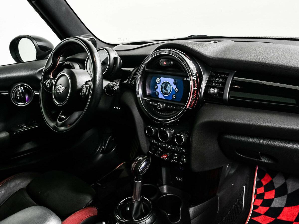 Mini Hatch 2016 года с пробегом. Фото: #8