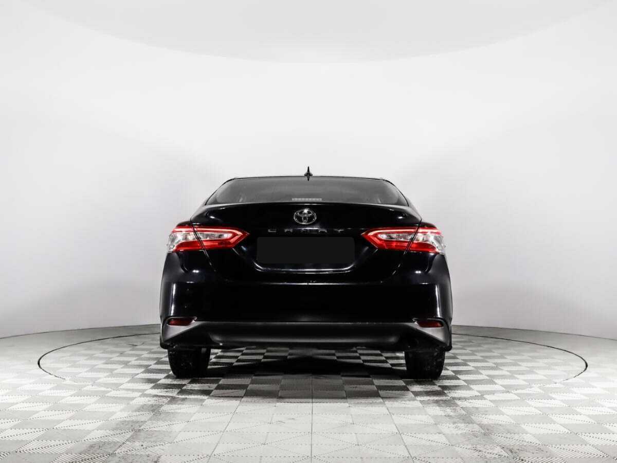 Toyota Camry 2021 года с пробегом. Фото: #5
