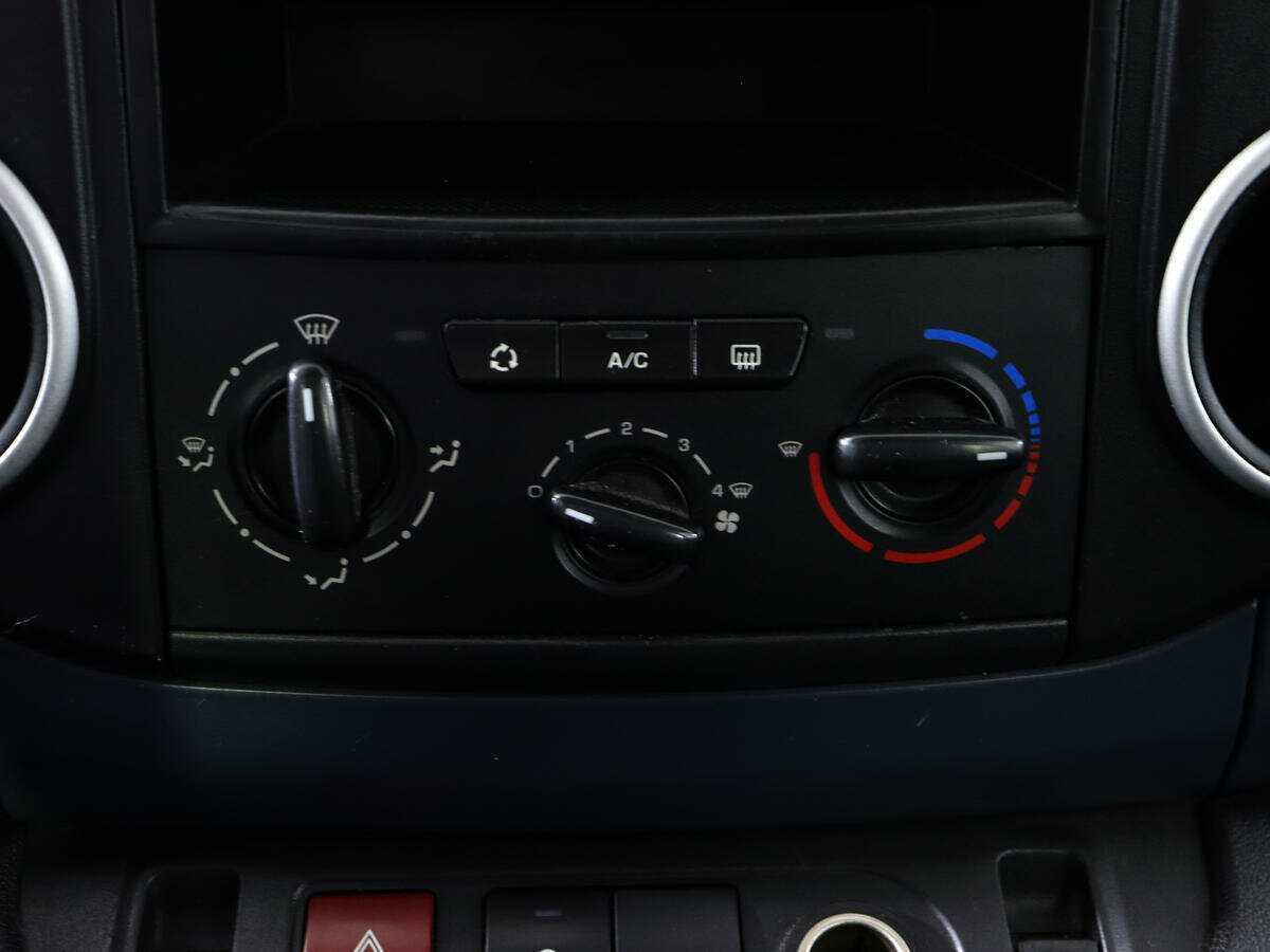 Peugeot Partner 2010 года с пробегом. Фото: #11