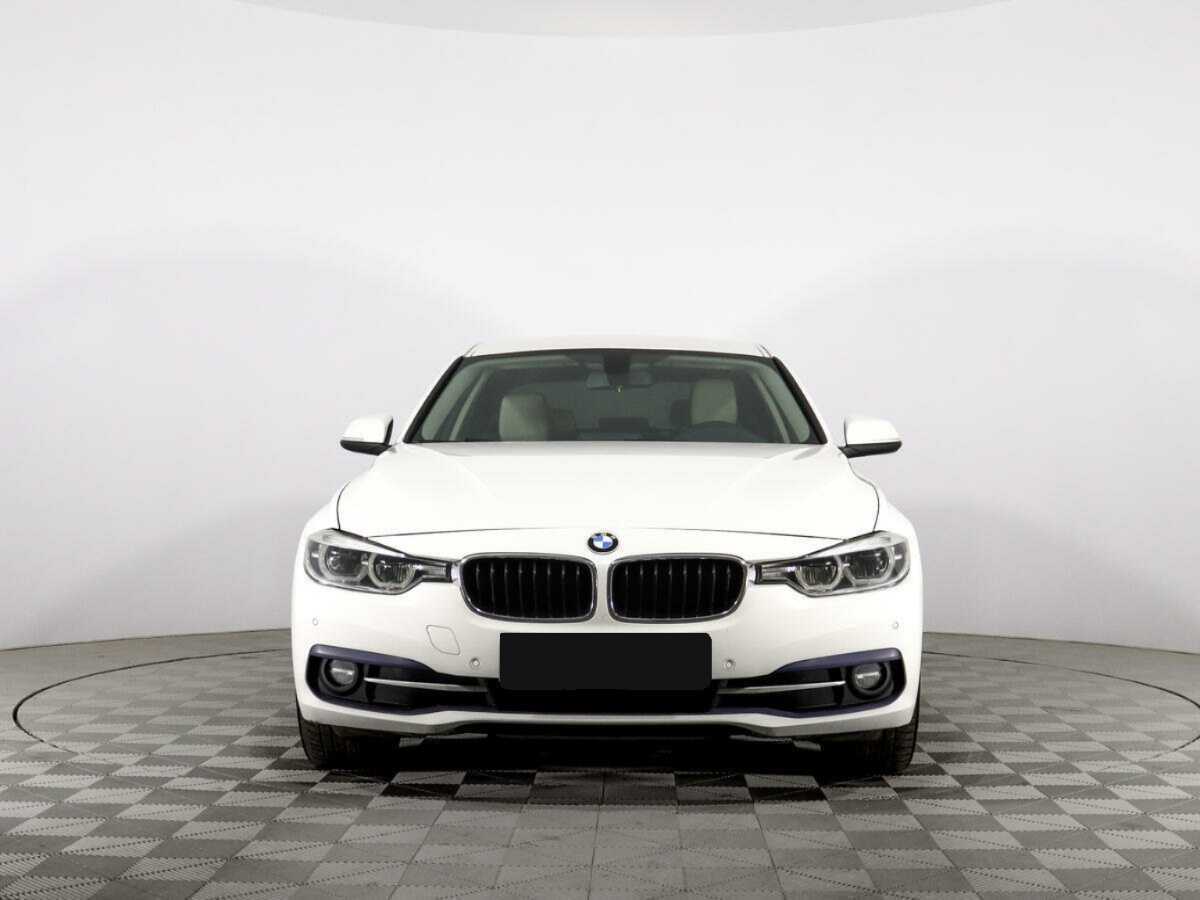 BMW 3 серии 2016 года с пробегом. Фото: #1