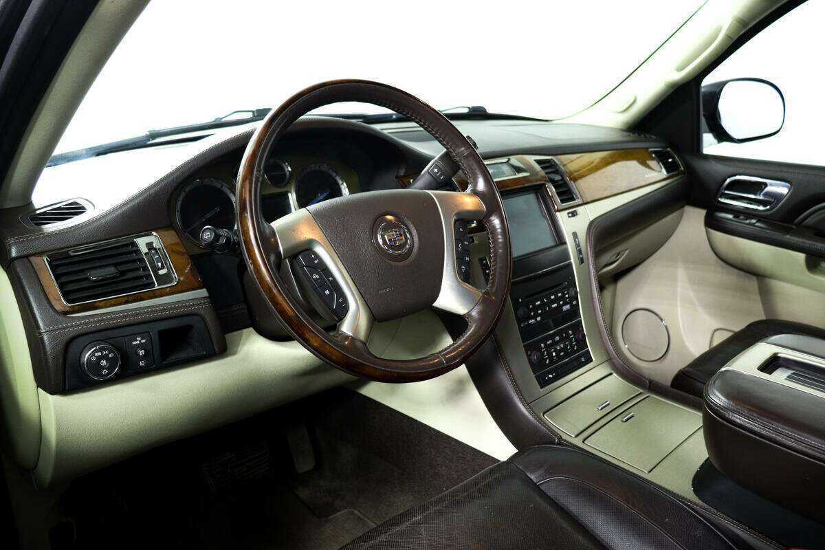 Cadillac Escalade 2012 года с пробегом. Фото: #11