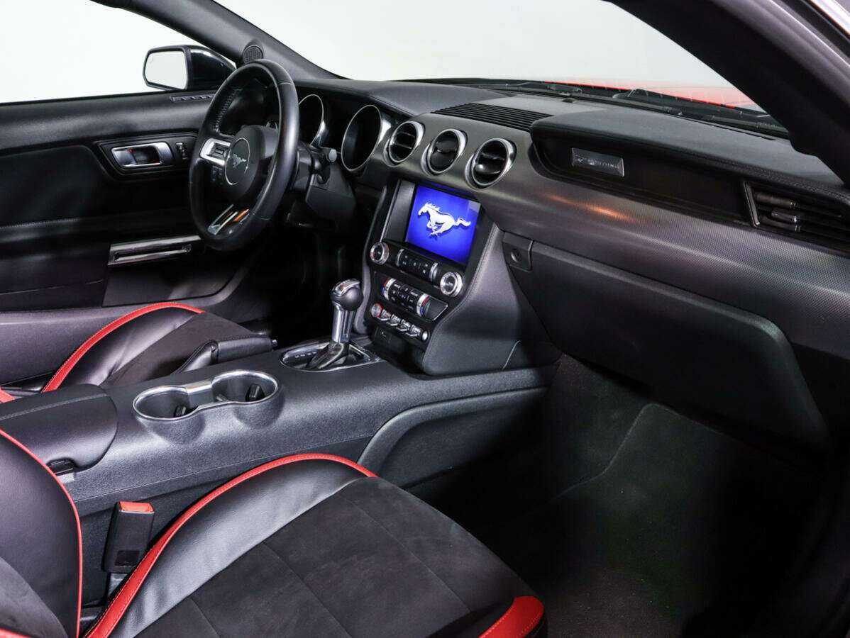 Ford Mustang 2021 года с пробегом. Фото: #8