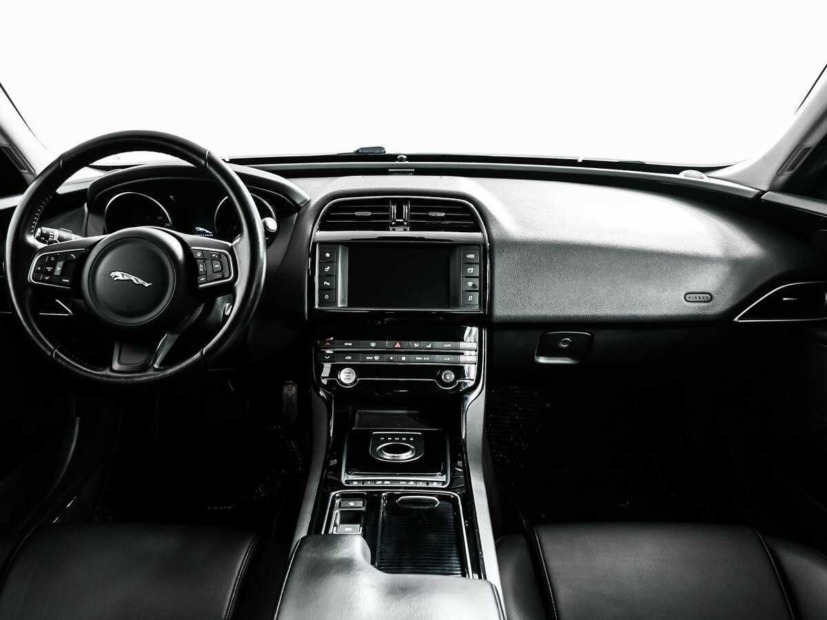 Jaguar XE 2018 года с пробегом. Фото: #10