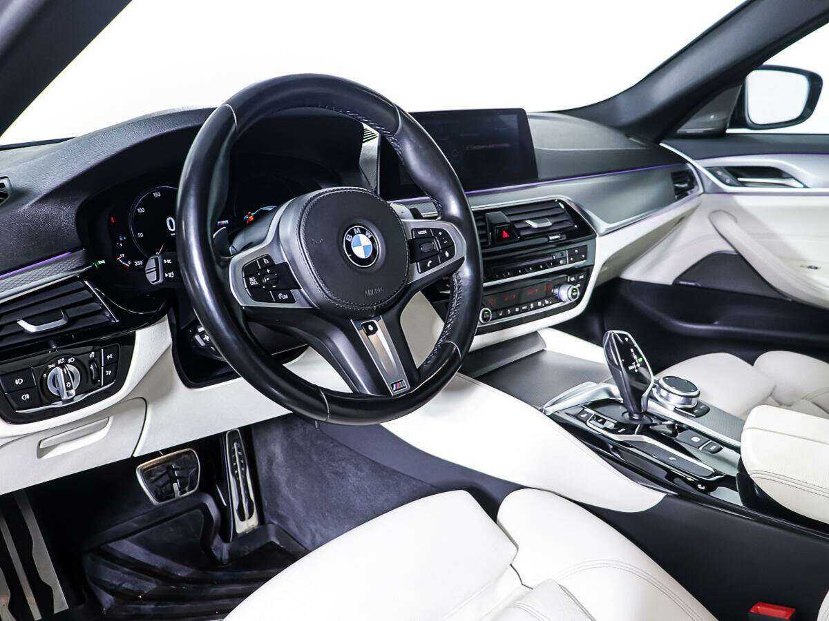 BMW 5 серии 2019 года с пробегом. Фото: #13