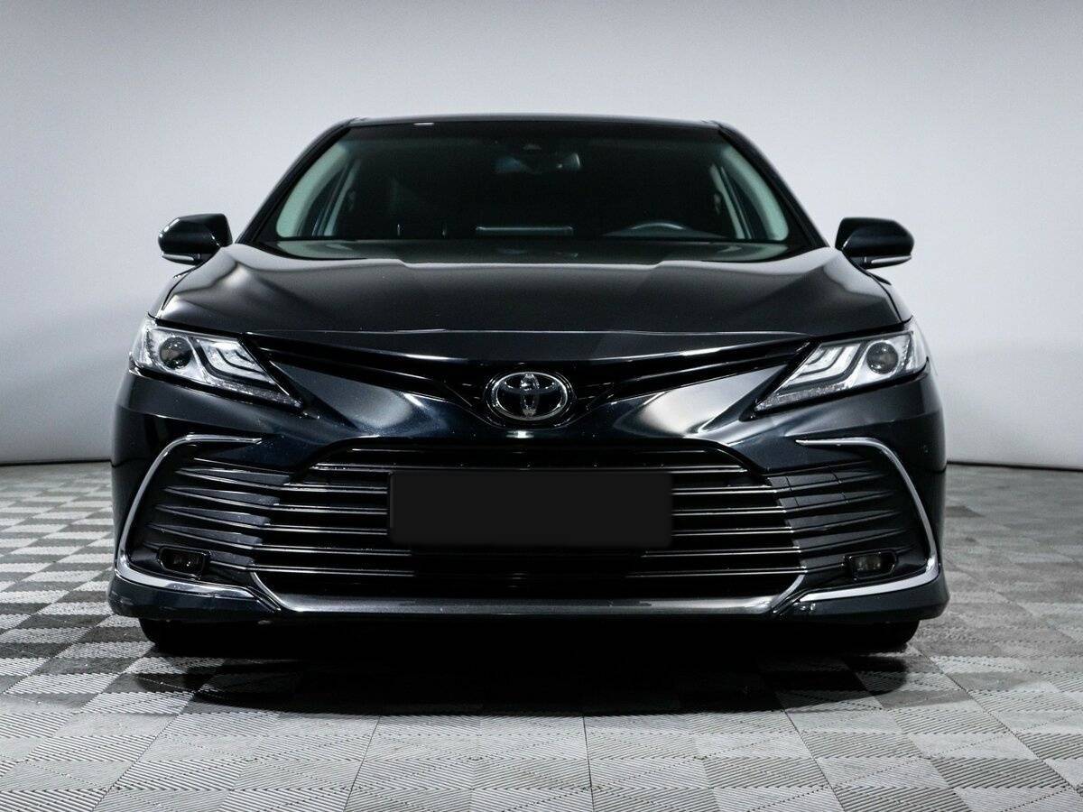Toyota Camry 2023 года с пробегом. Фото: #1