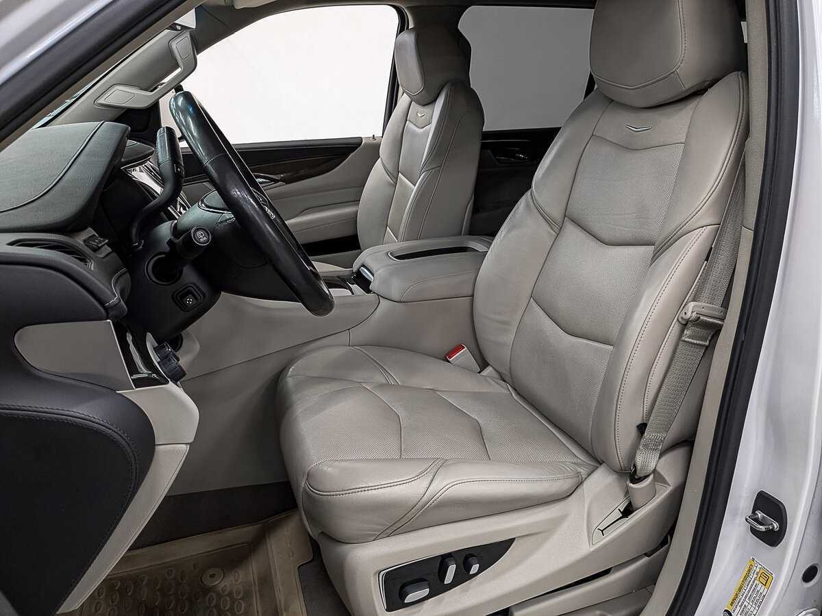 Cadillac Escalade 2019 года с пробегом. Фото: #19