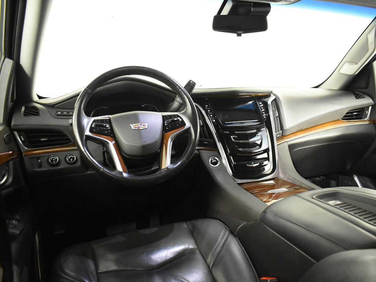 Cadillac Escalade 2018 года с пробегом. Фото: #14
