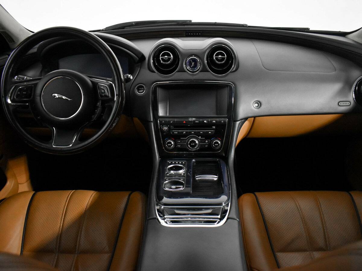 Jaguar XJ 2011 года с пробегом. Фото: #13