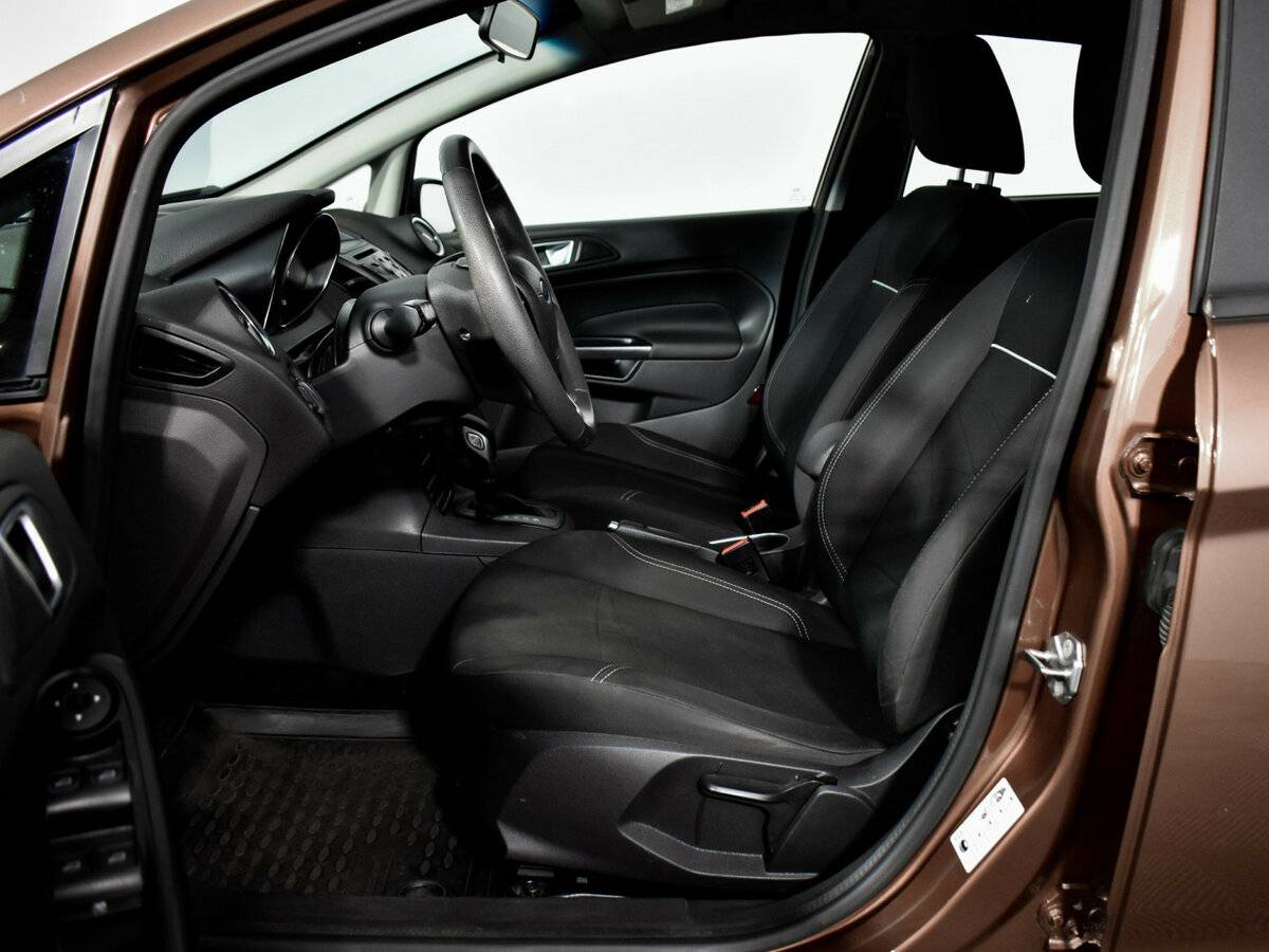 Ford Fiesta 2016 года с пробегом. Фото: #9