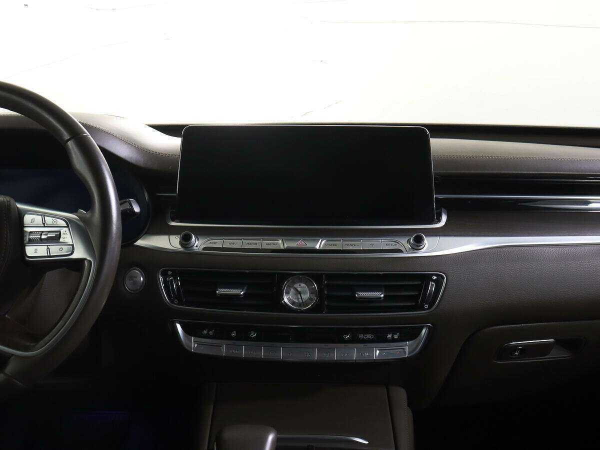 Kia K900 2019 года с пробегом. Фото: #13