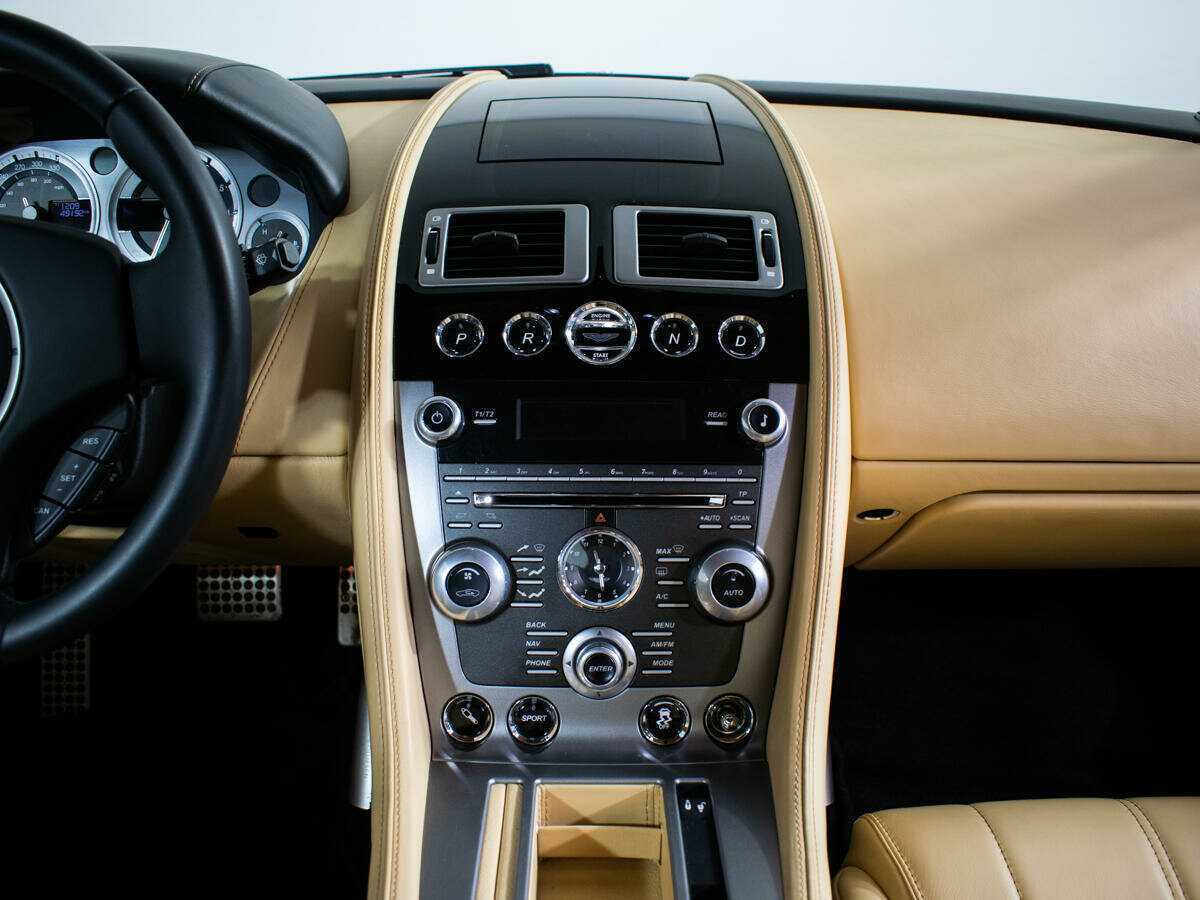 Aston Martin DB9 2013 года с пробегом. Фото: #10