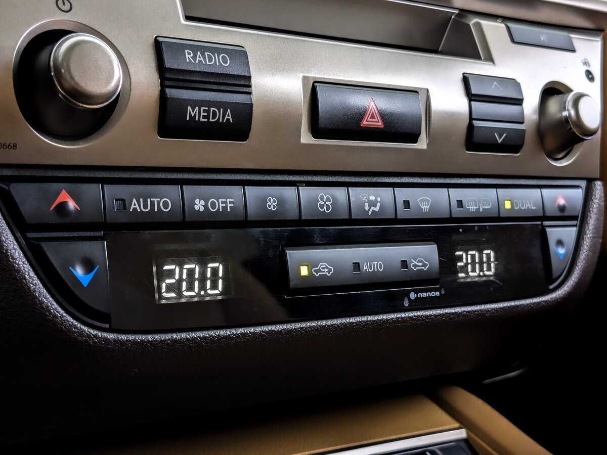 Lexus ES 2017 года с пробегом. Фото: #21