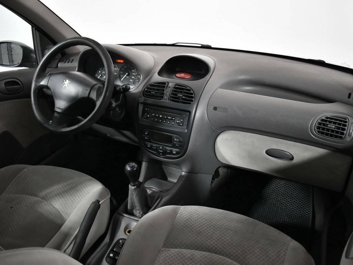 Peugeot 206 2003 года с пробегом. Фото: #9