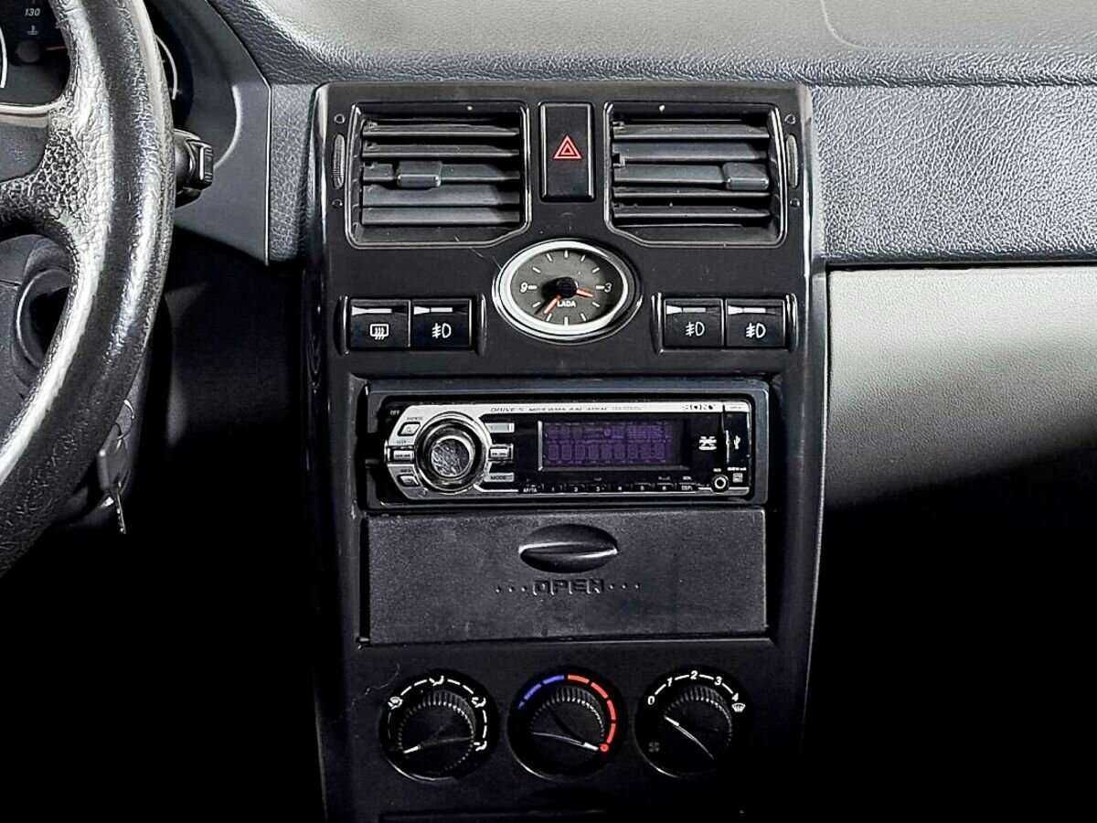 Lada (ВАЗ) Priora 2011 года с пробегом. Фото: #11