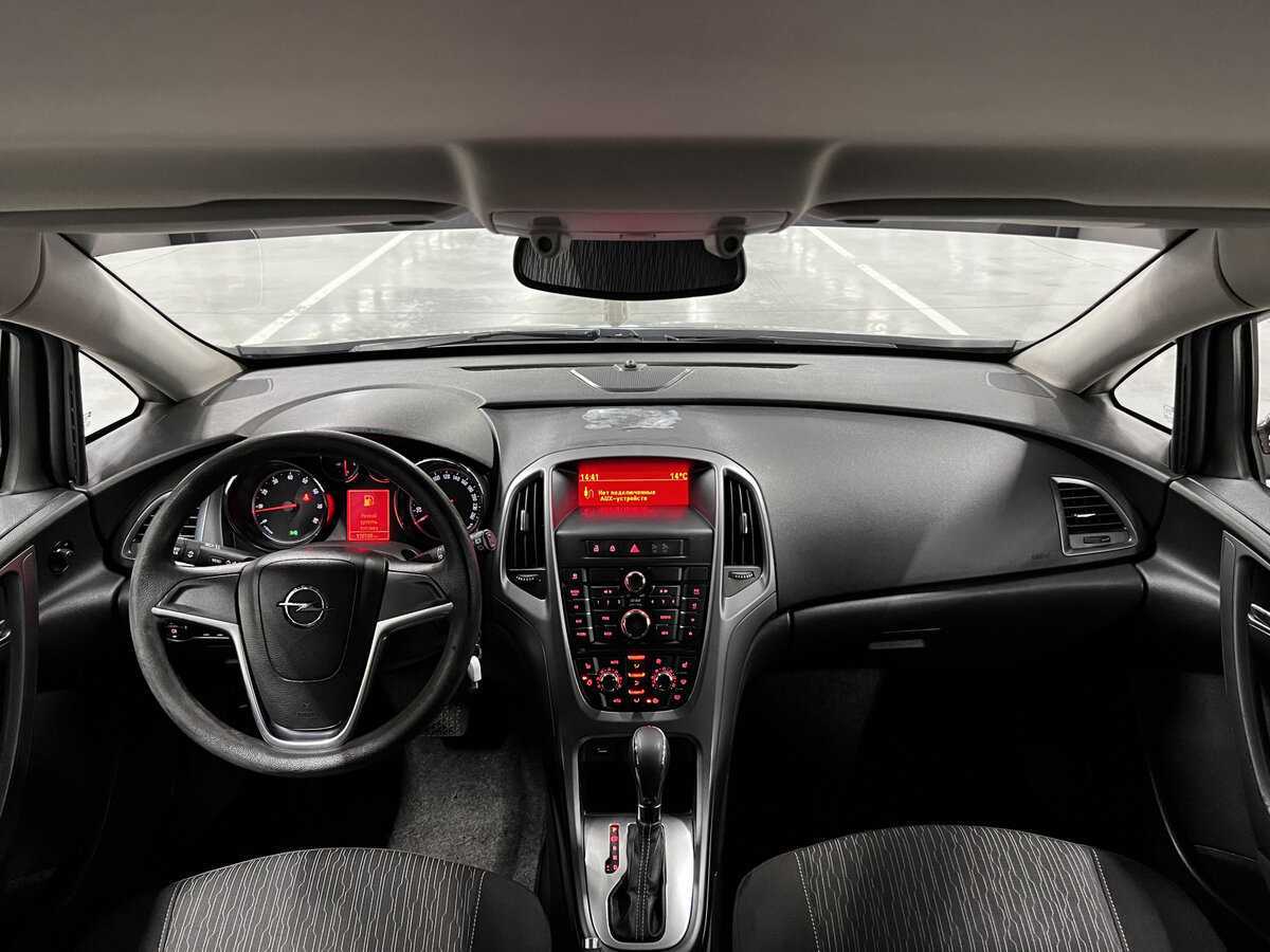 Opel Astra 2013 года с пробегом. Фото: #13