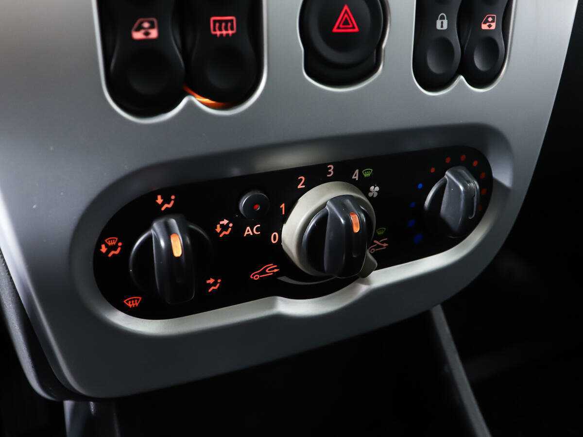 Renault Sandero 2011 года с пробегом. Фото: #15