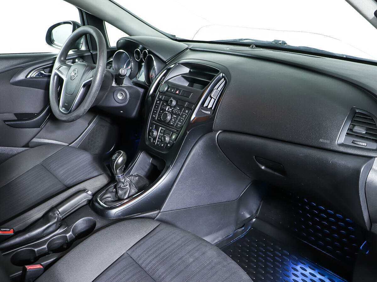 Opel Astra 2011 года с пробегом. Фото: #8