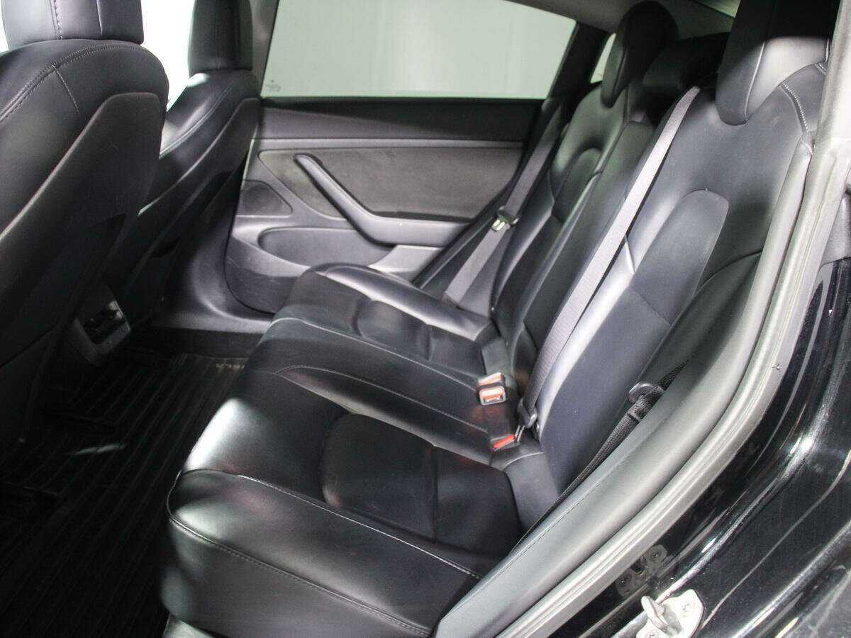 Tesla Model 3 2019 года с пробегом. Фото: #9