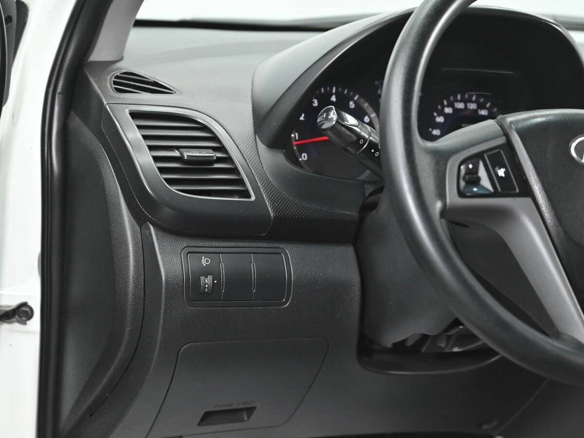 Hyundai Solaris 2011 года с пробегом. Фото: #7