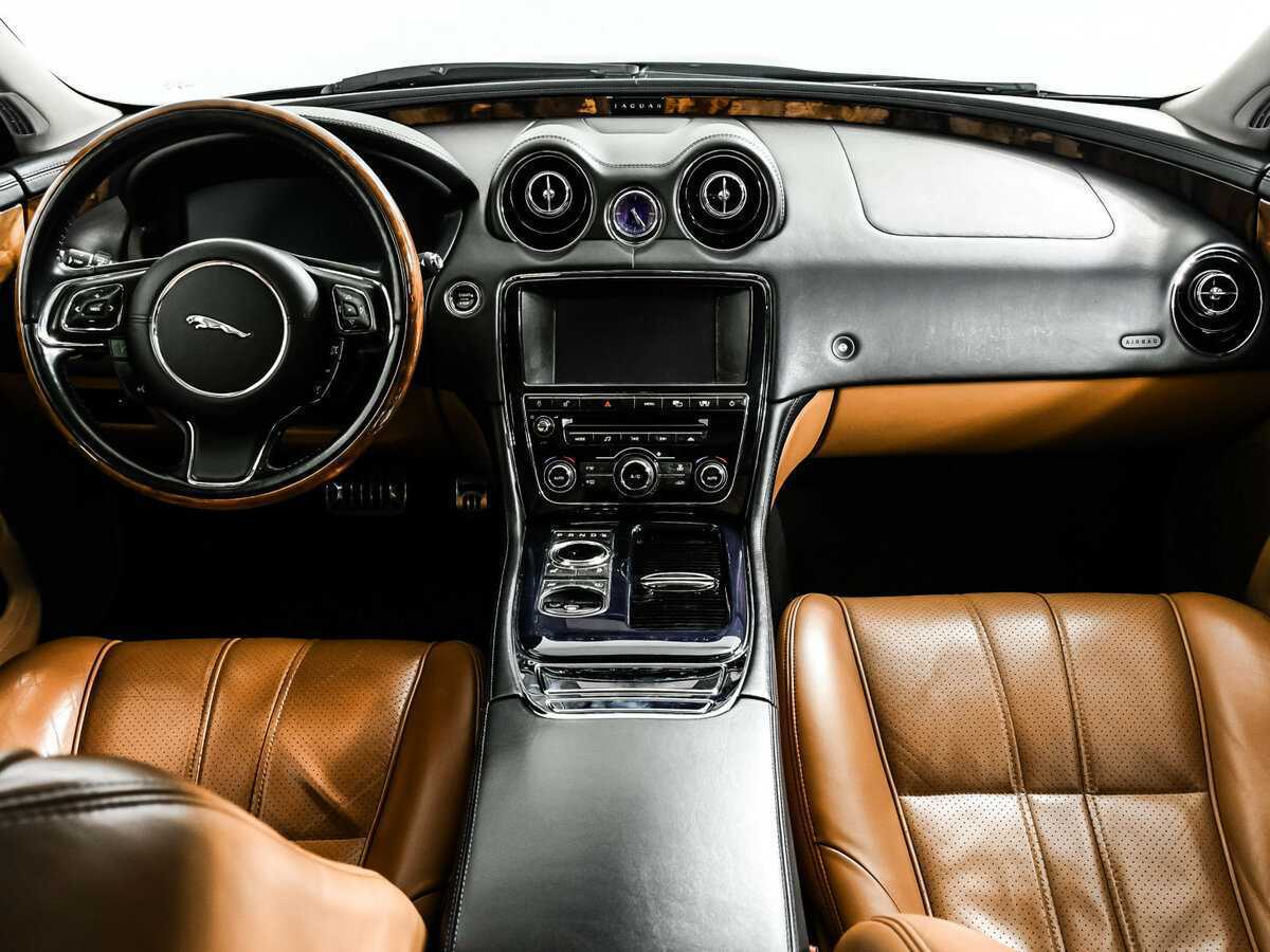 Jaguar XJ 2010 года с пробегом. Фото: #10