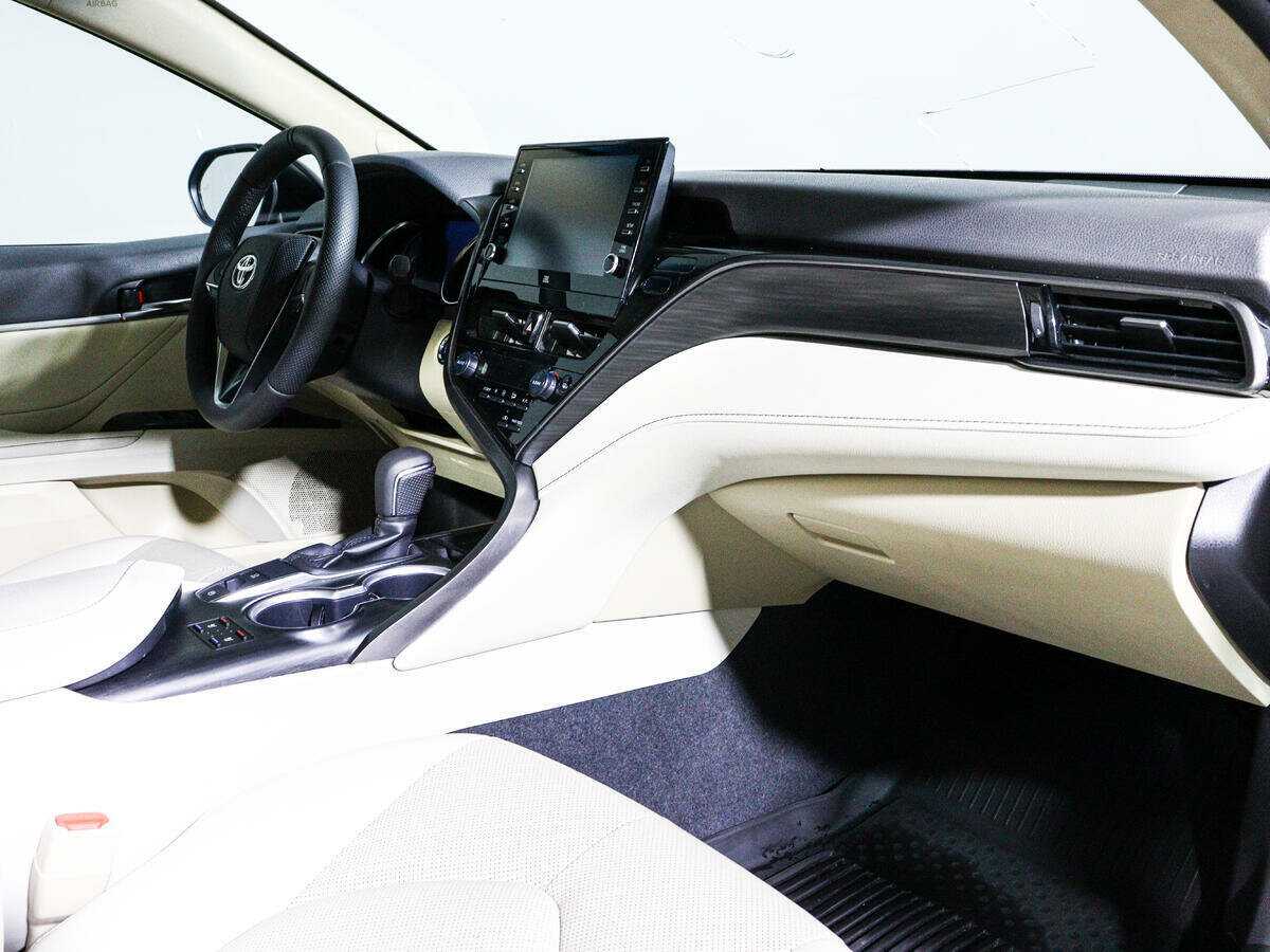 Toyota Camry 2021 года с пробегом. Фото: #6