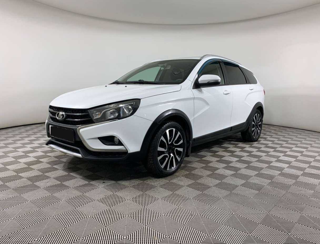 Lada (ВАЗ) Vesta 2018 года с пробегом. Посмотреть фото