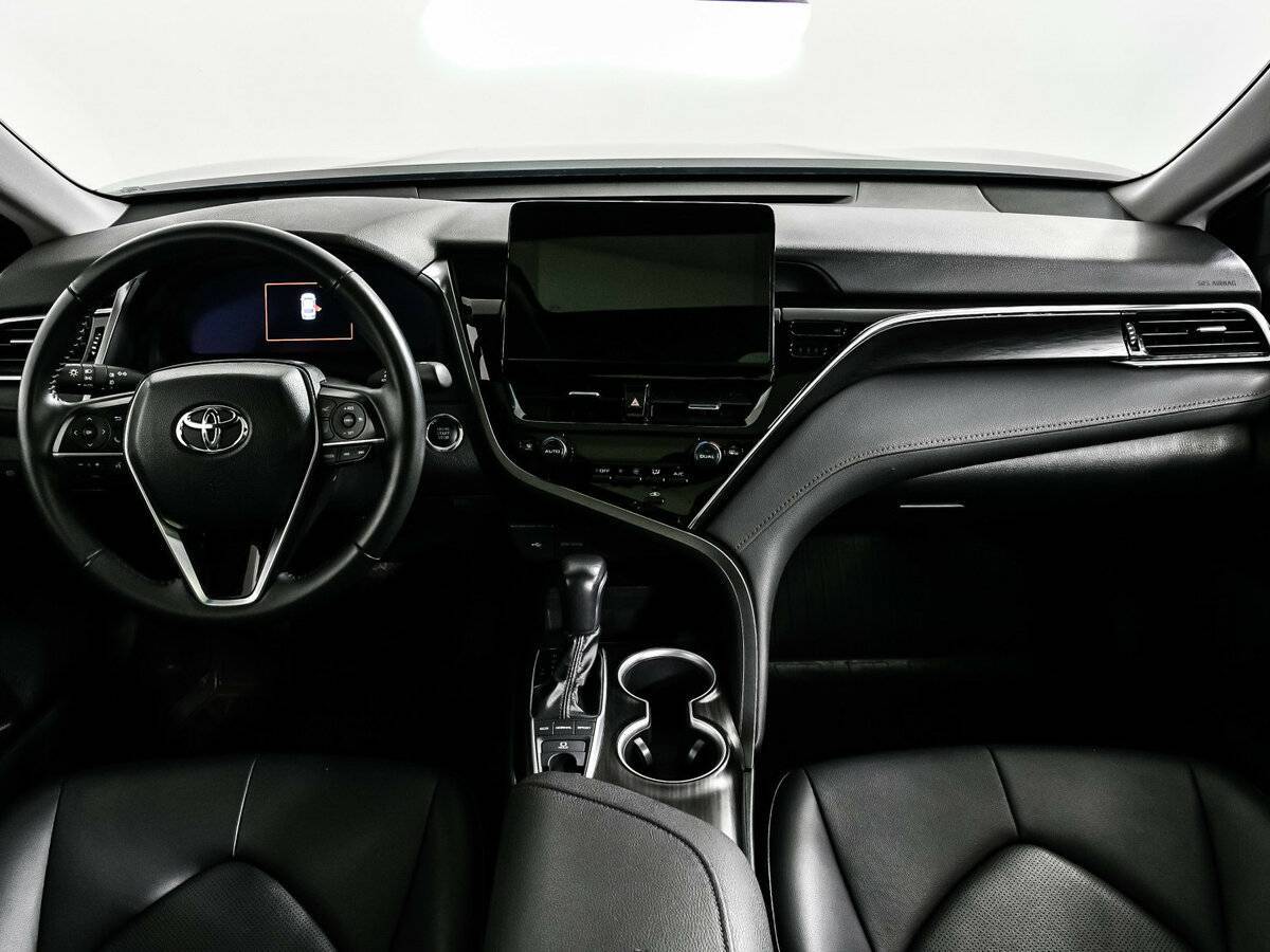 Toyota Camry 2023 года с пробегом. Фото: #10