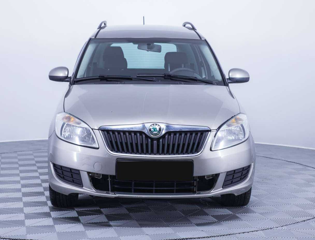 Skoda Roomster 2011 года с пробегом. Фото: #1
