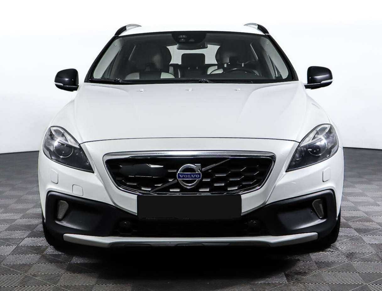 Volvo V40 Cross Country 2013 года с пробегом. Фото: #1