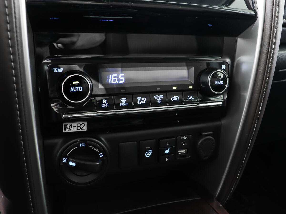 Toyota Fortuner 2017 года с пробегом. Фото: #16