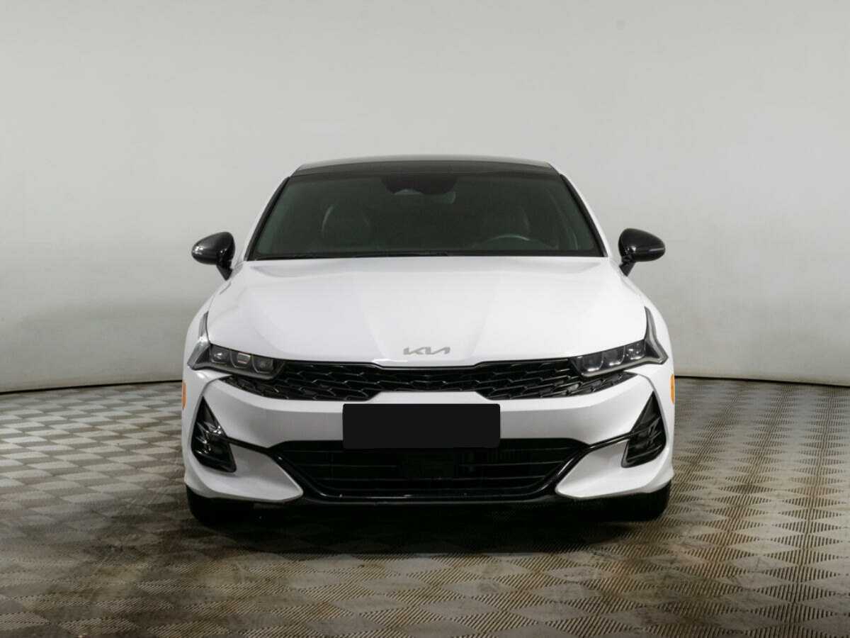 Kia K5 2023 года с пробегом. Фото: #1