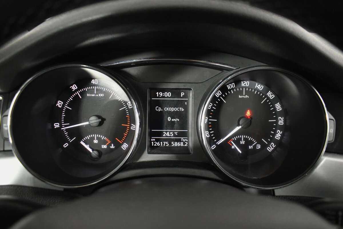 Skoda Superb 2015 года с пробегом. Фото: #4