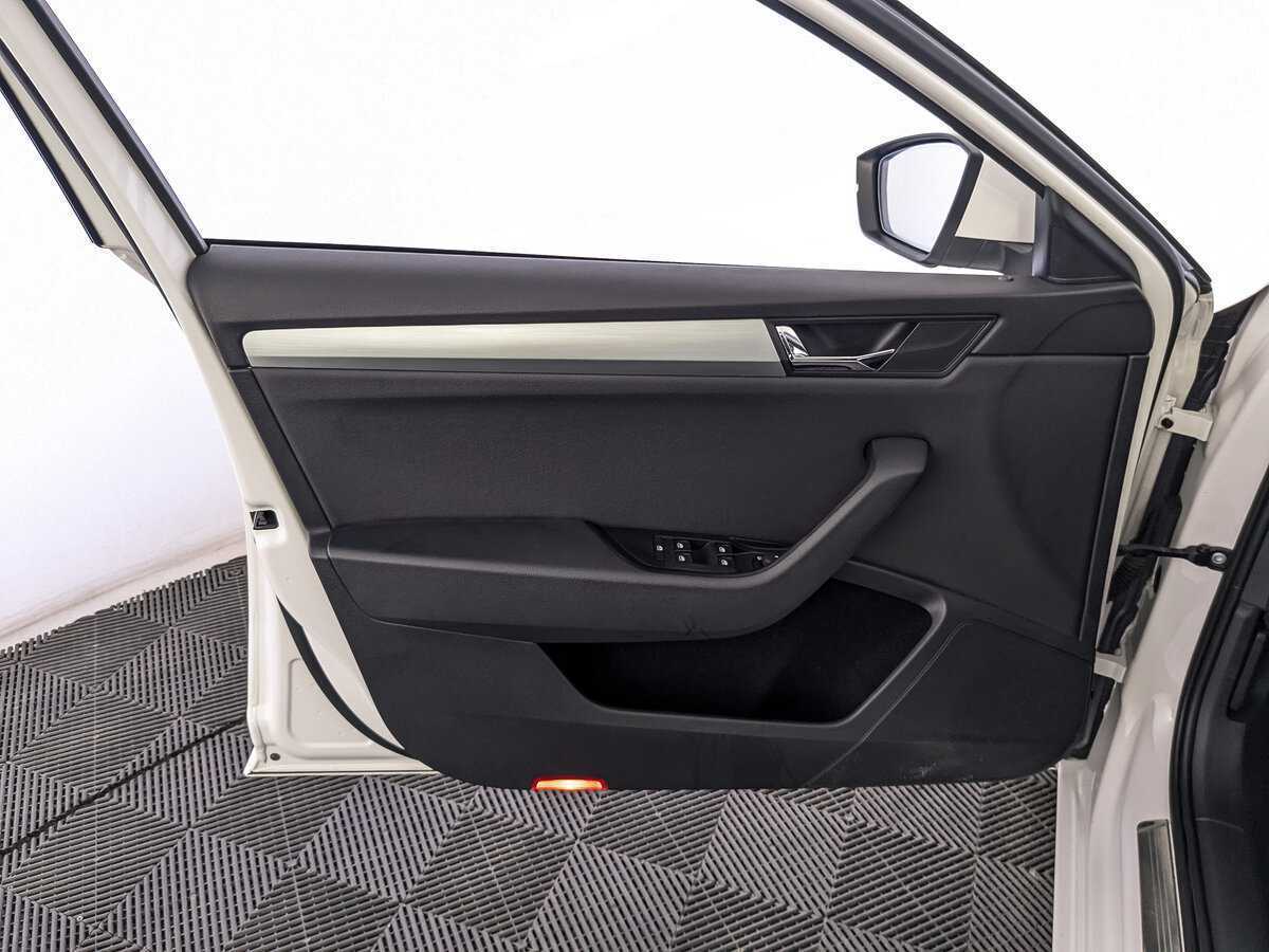 Skoda Superb 2017 года с пробегом. Фото: #16