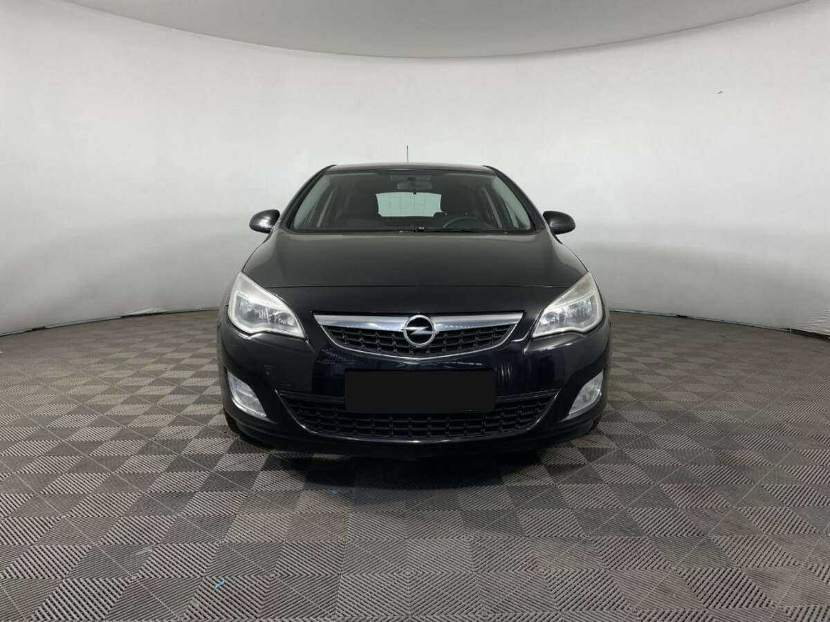 Opel Astra 2011 года с пробегом. Фото: #1