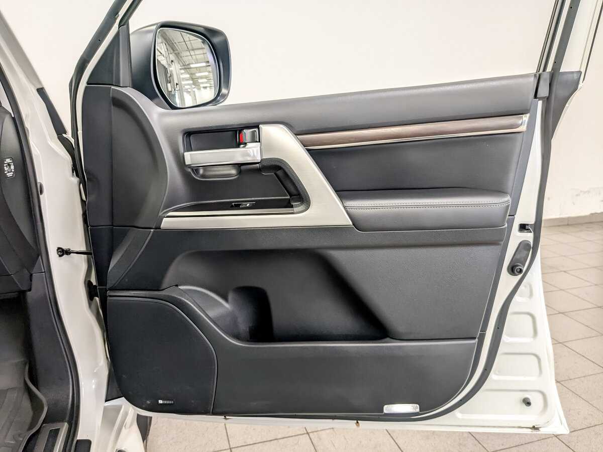 Toyota Land Cruiser 2020 года с пробегом. Фото: #24