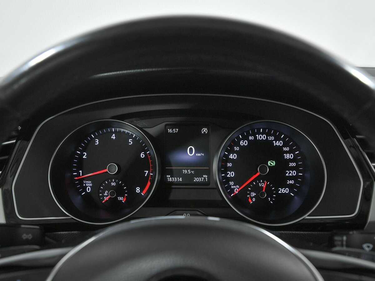 Volkswagen Passat 2015 года с пробегом. Фото: #6