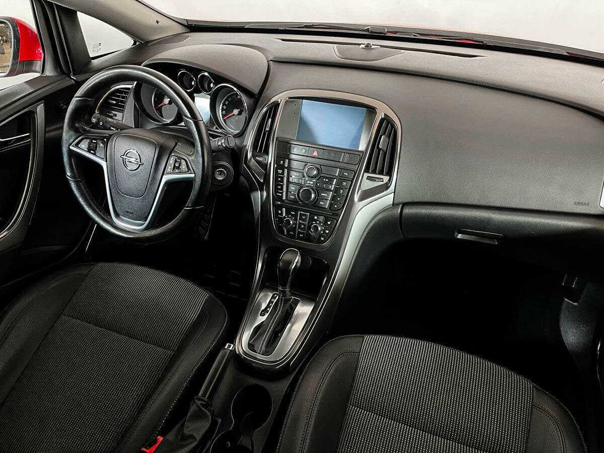 Opel Astra 2011 года с пробегом. Фото: #6