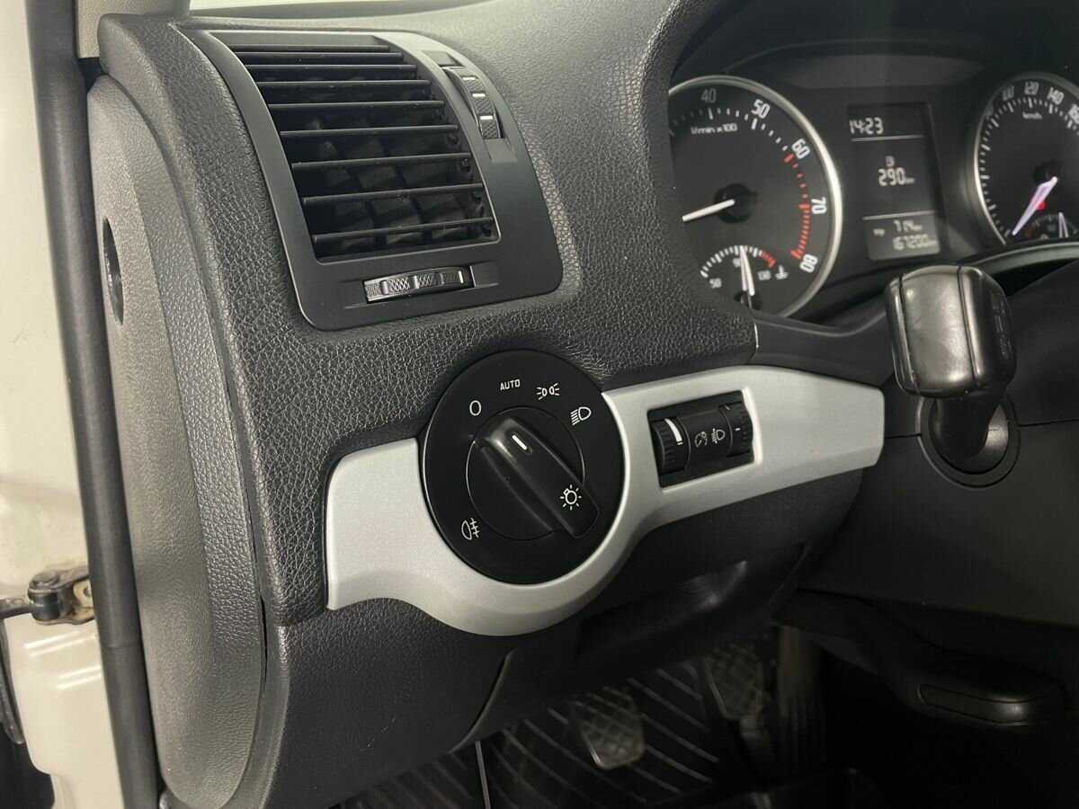 Skoda Octavia 2011 года с пробегом. Фото: #8