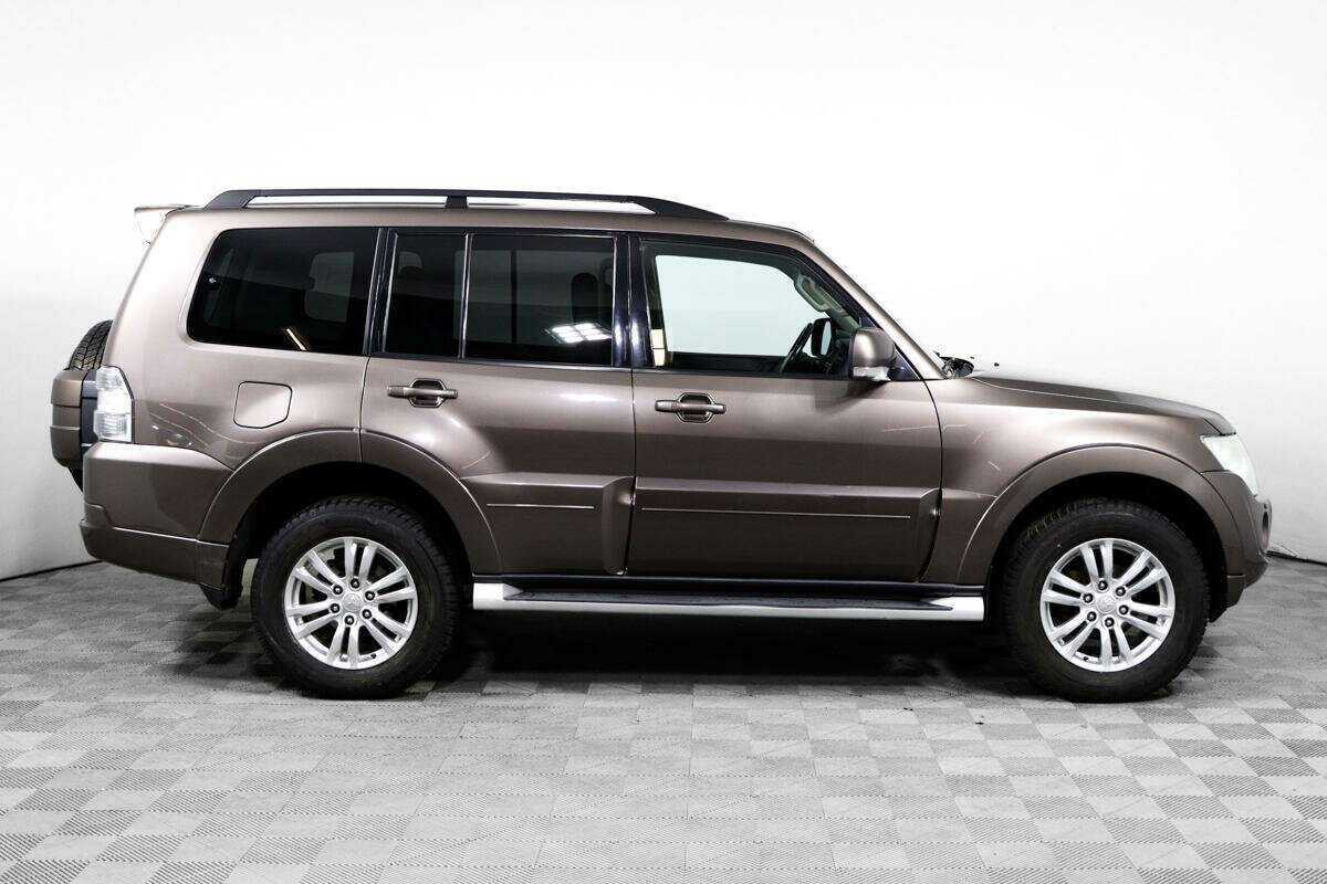 Mitsubishi Pajero 2011 года с пробегом. Фото: #3