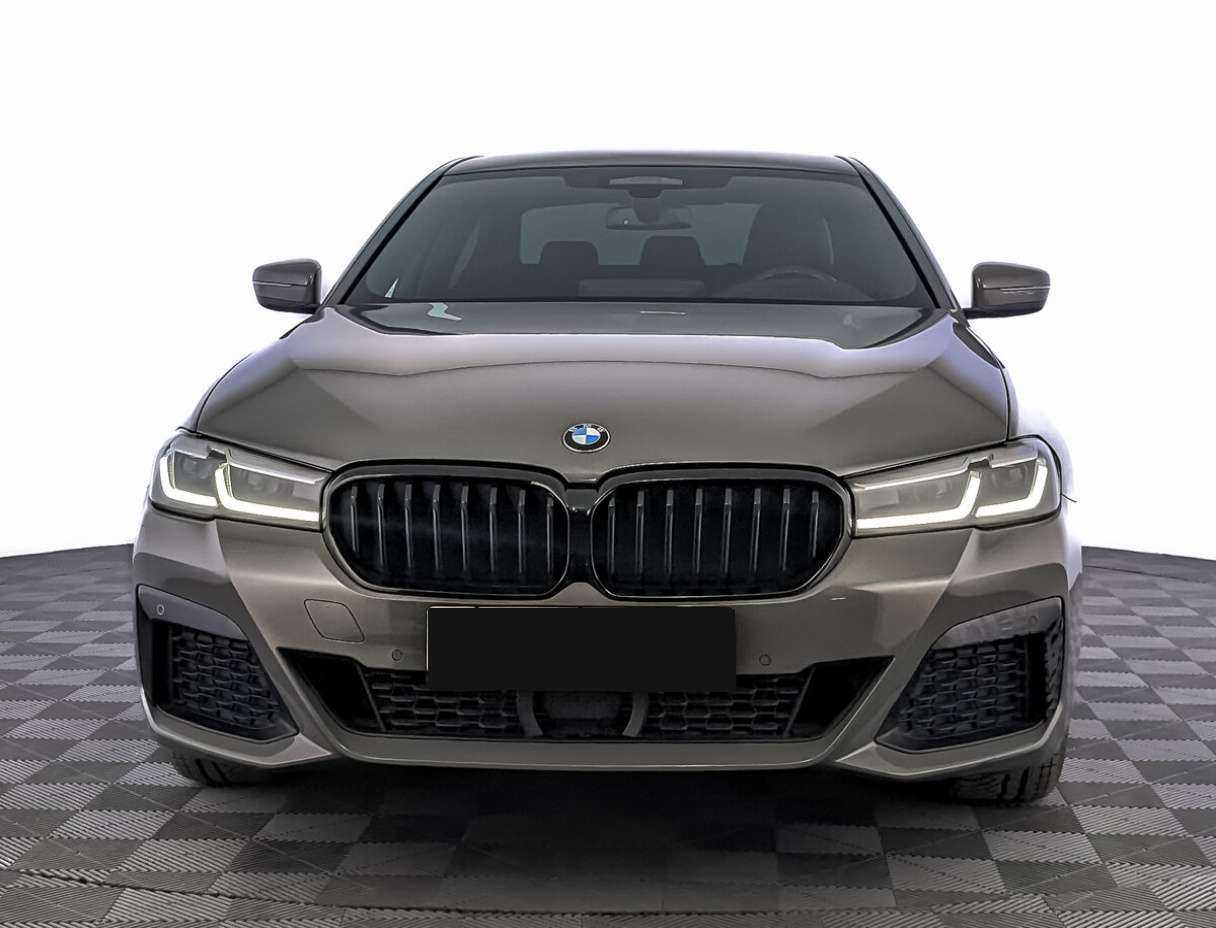 BMW 5 серии 2021 года с пробегом. Фото: #1