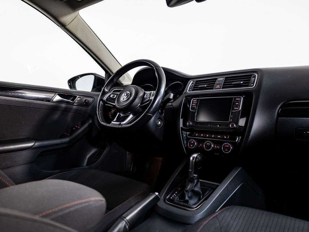 Volkswagen Jetta 2017 года с пробегом. Фото: #7