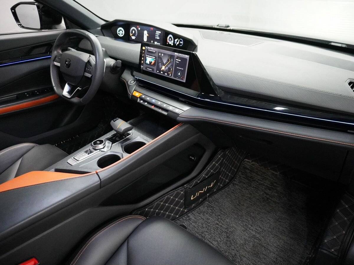 Changan UNI-V 2022 года с пробегом. Фото: #10