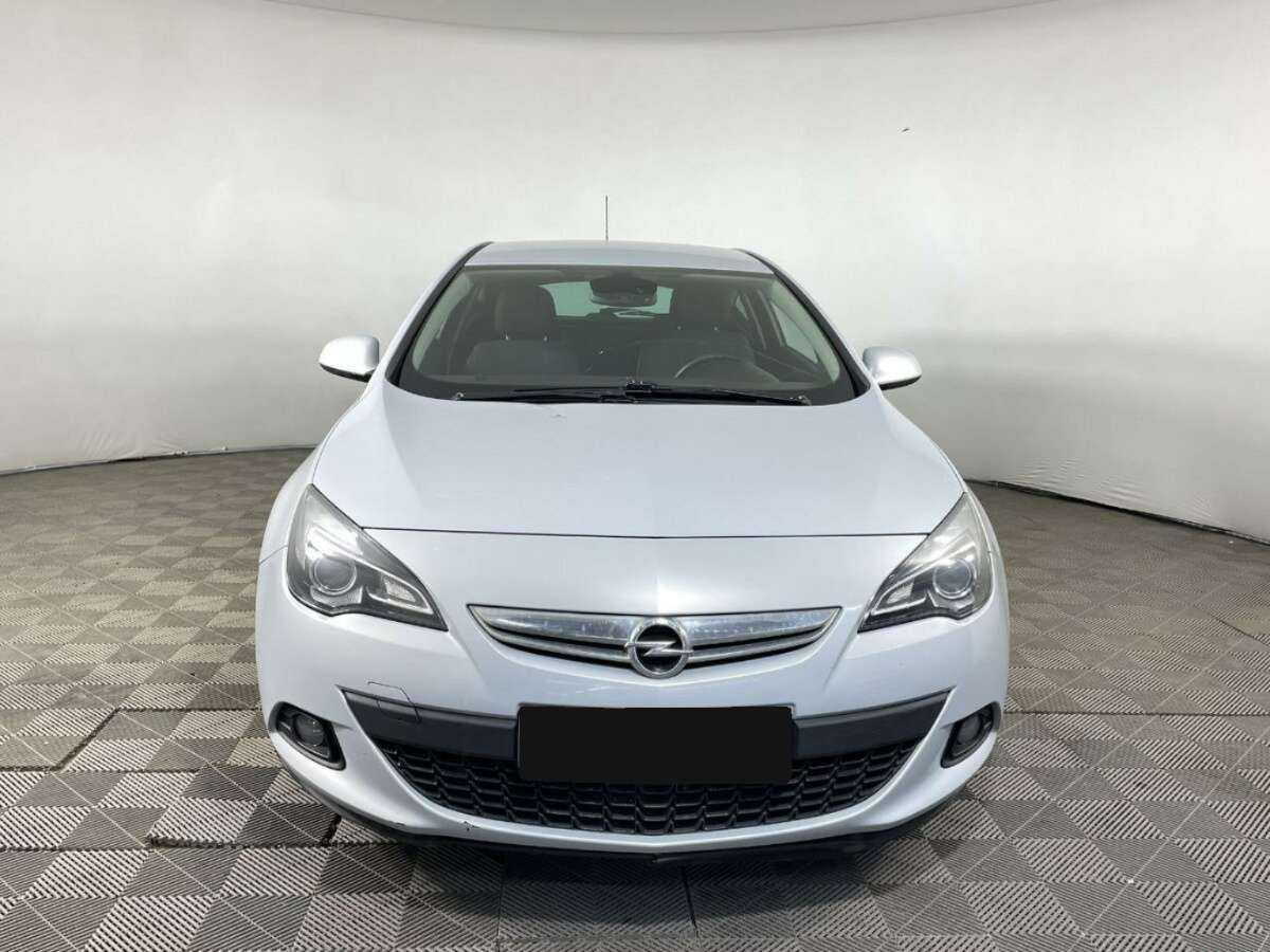 Opel Astra 2013 года с пробегом. Фото: #1