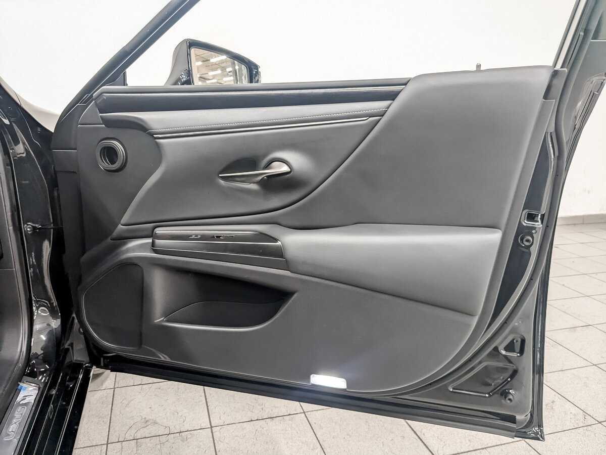 Lexus ES 2021 года с пробегом. Фото: #24