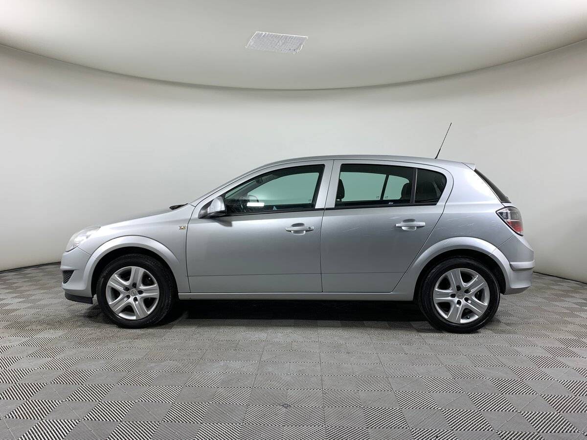 Opel Astra 2010 года с пробегом. Фото: #7