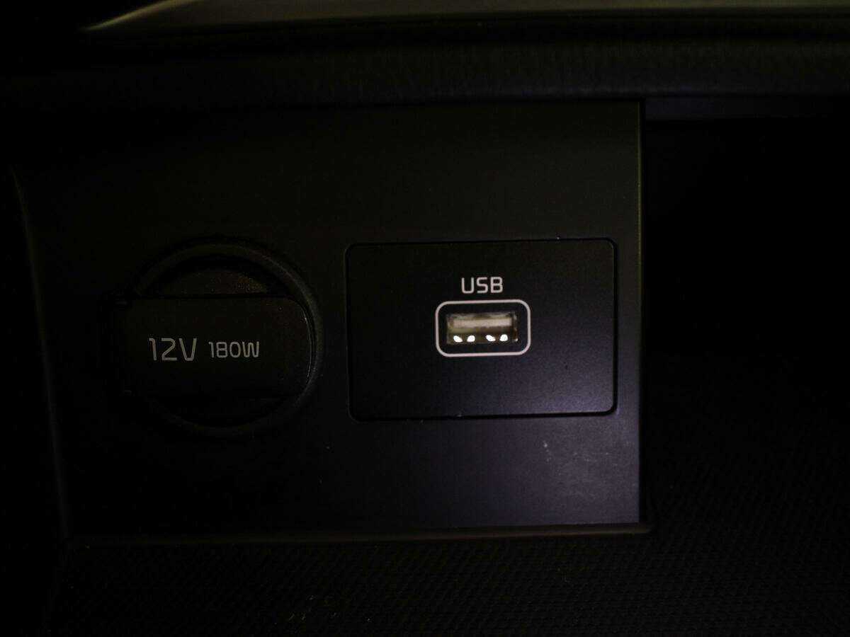 Kia K900 2019 года с пробегом. Фото: #27