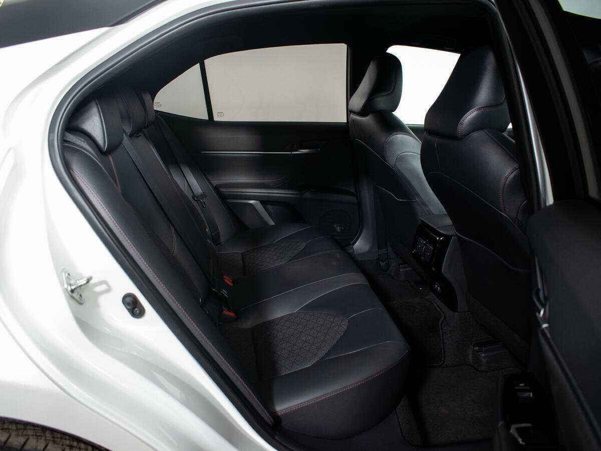 Toyota Camry 2021 года с пробегом. Фото: #9