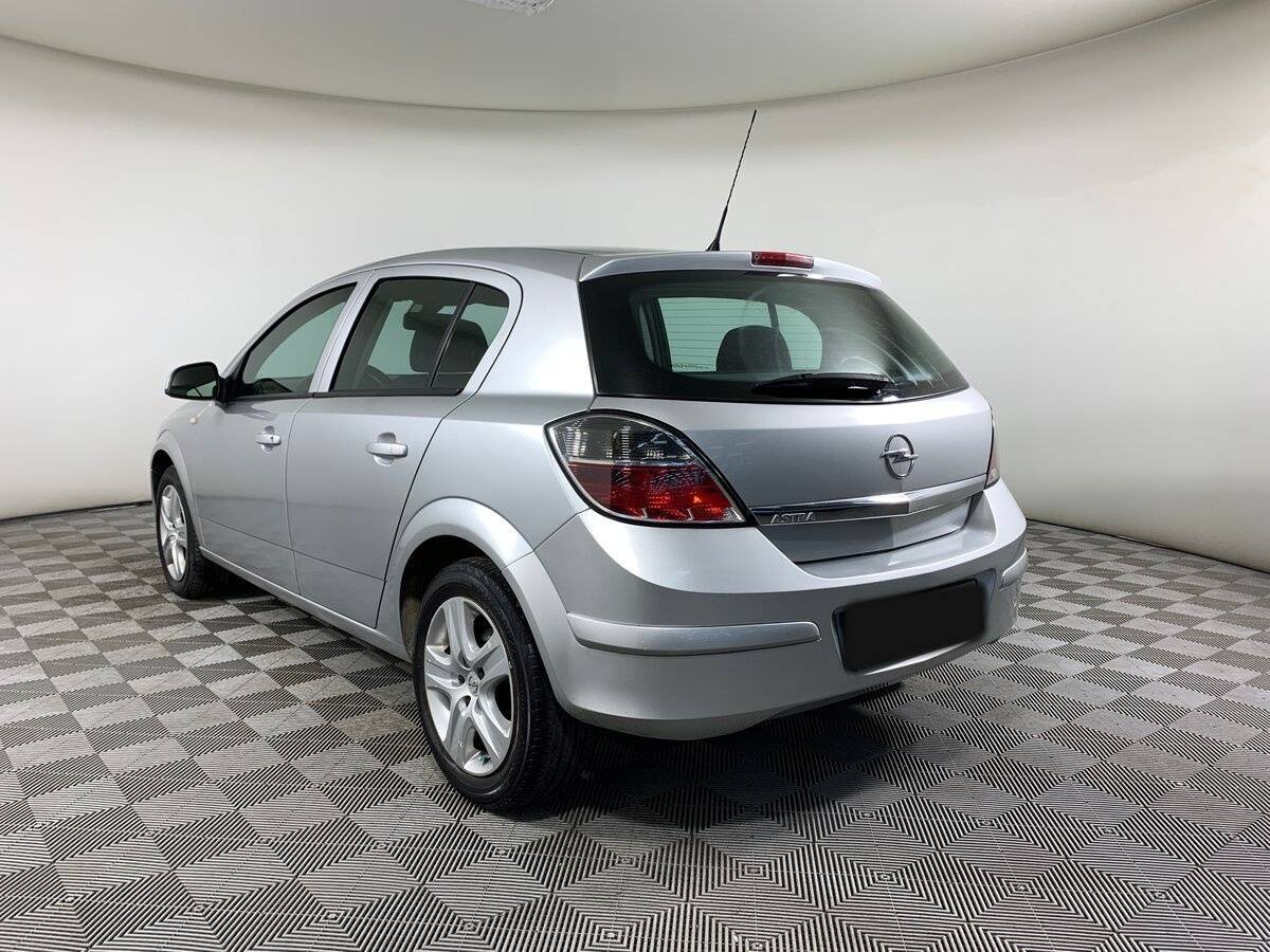 Opel Astra 2010 года с пробегом. Фото: #6
