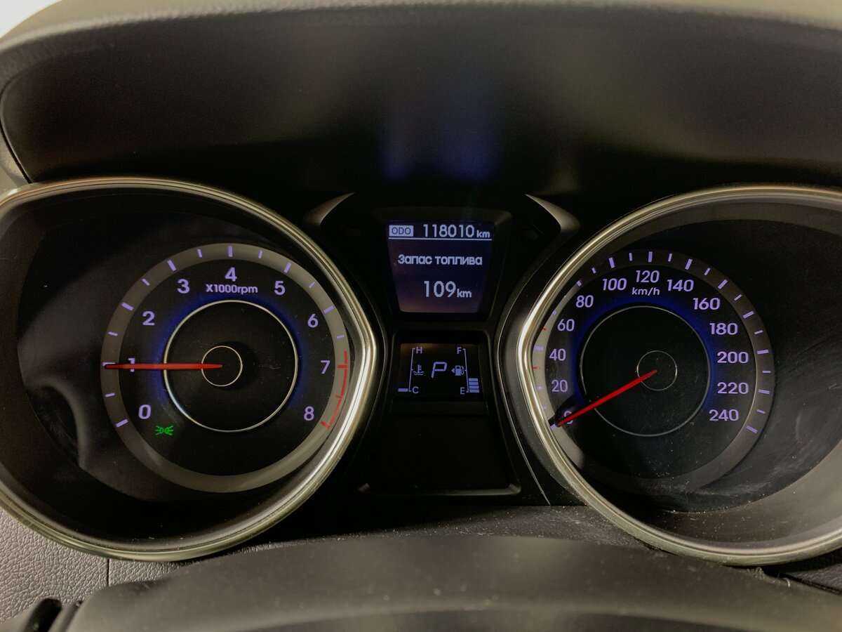 Hyundai Elantra 2011 года с пробегом. Фото: #9