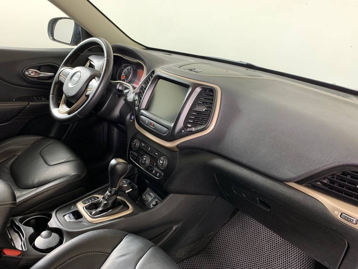 Jeep Cherokee 2014 года с пробегом. Фото: #12